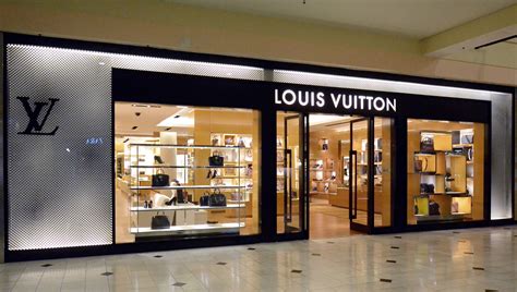 louis vuitton locations near me.